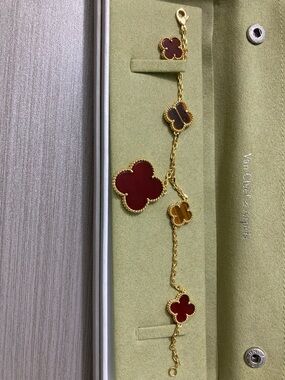 Van Cleef & Arpels Style Gold Clover Bracelet in Burgundy and Brown